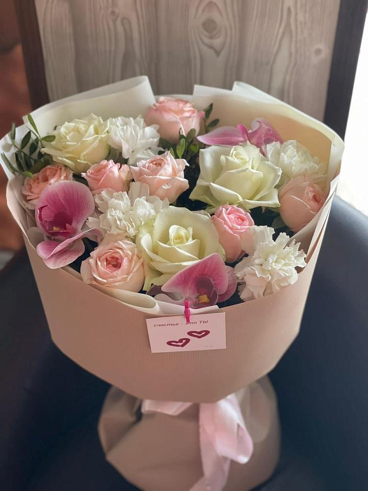 Букет цветов из: Орхидеи, Розы и Гвоздики в Комсомольске Кемеровской области