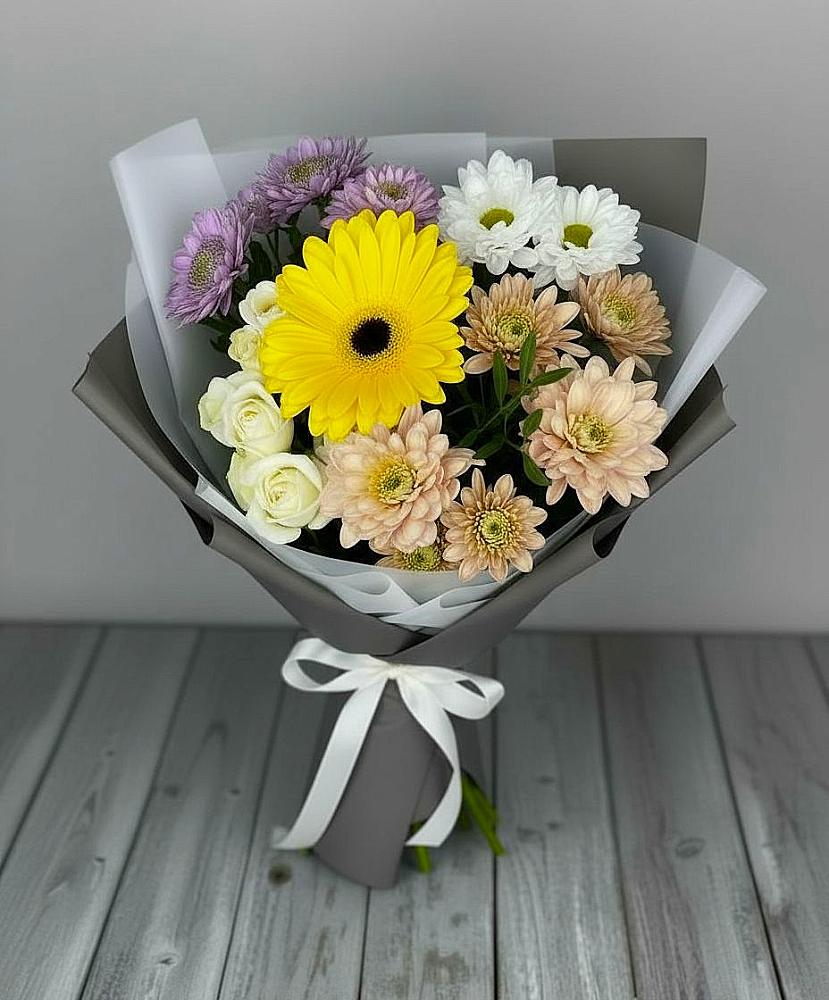 Букет цветов из: Розы, Герберы и Хризантемы в Комсомольске Кемеровской области