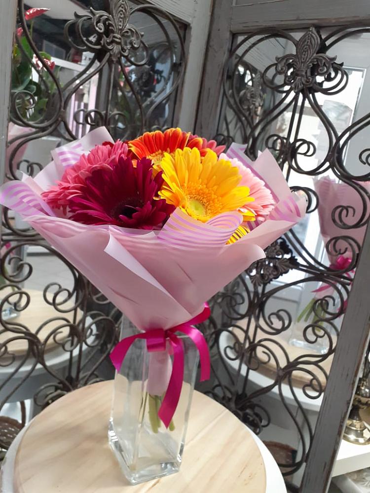 Букет цветов из: Герберы в Комсомольске Кемеровской области