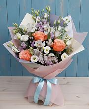 Букет цветов из:  Лизиантусы, Розы, Альстромерии и Гипсофила в Комсомольске Кемеровской области