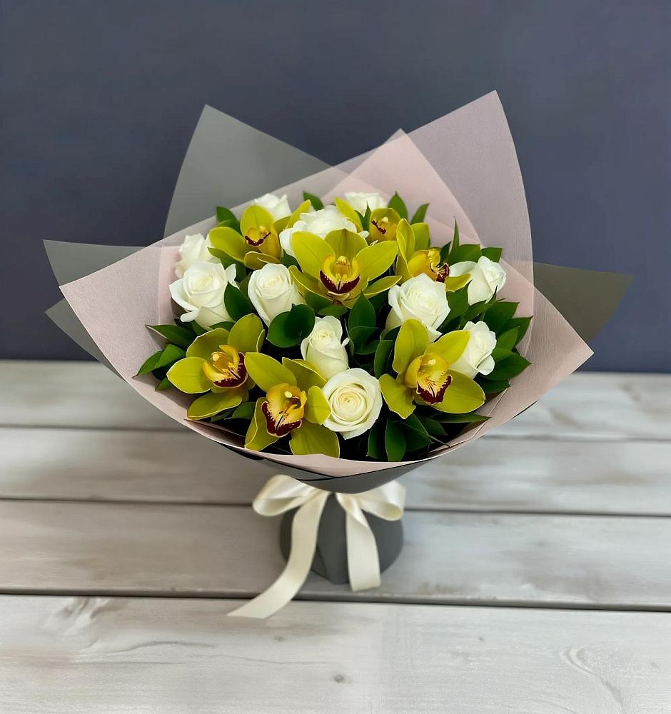 Букет цветов из: Орхидеи и Розы в Комсомольске Кемеровской области