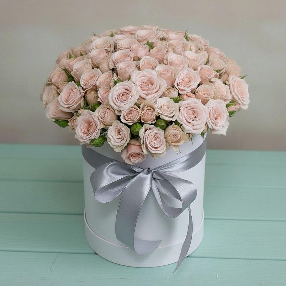 Цветочная композиция из Розы в шляпной коробке в Комсомольске Кемеровской области